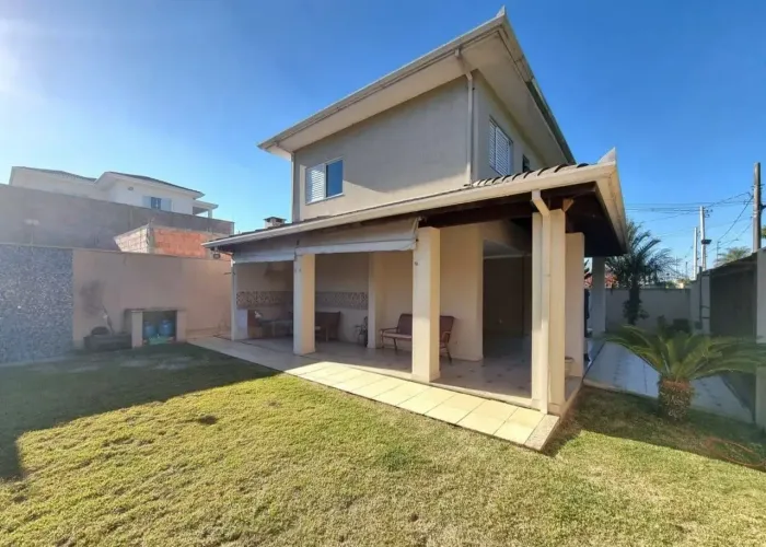 Excente casa no Bairro São Carlos