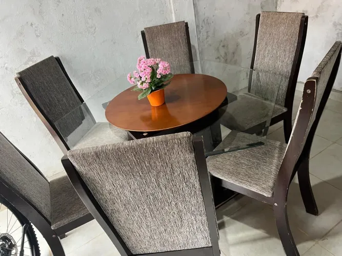 Mesa de vidro sestavado 