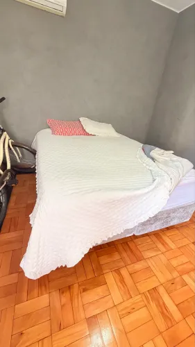 Cama box e colchão queen excelente estado