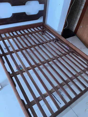 Vendo cama de madeira
