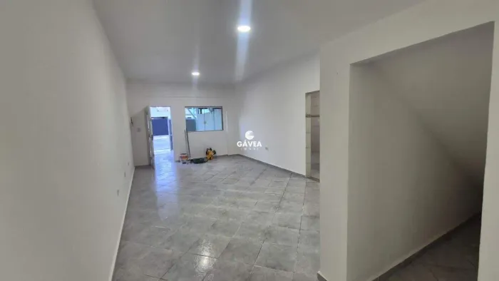 Casa para aluguel no Marapé em Santos.