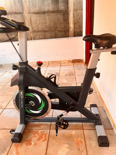 Bicicleta ergométrica spinning