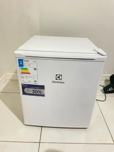 Frigobar Eletrolux 47L Seminovo - Excelente estado