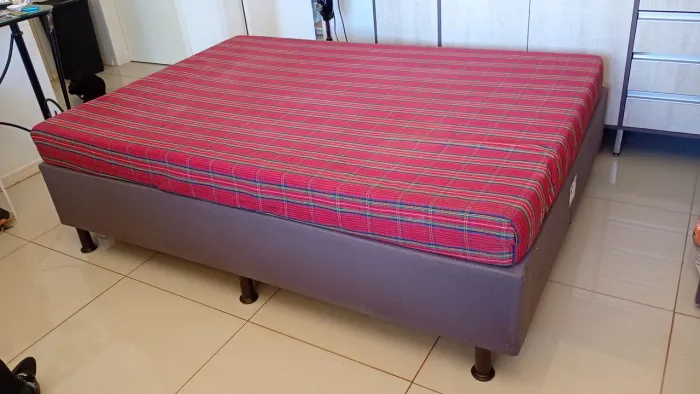 CAMA DE CASAL - BASE + COLCHÃO 