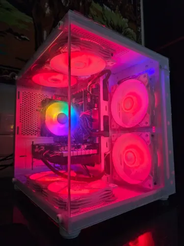 PC Gamer vermelho
