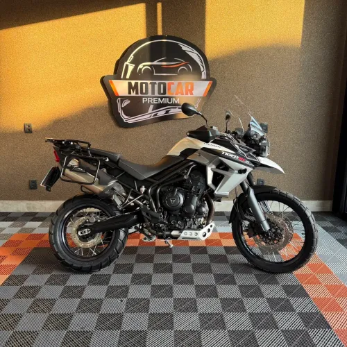 TRIUMPH/ TIGER 800 XCX