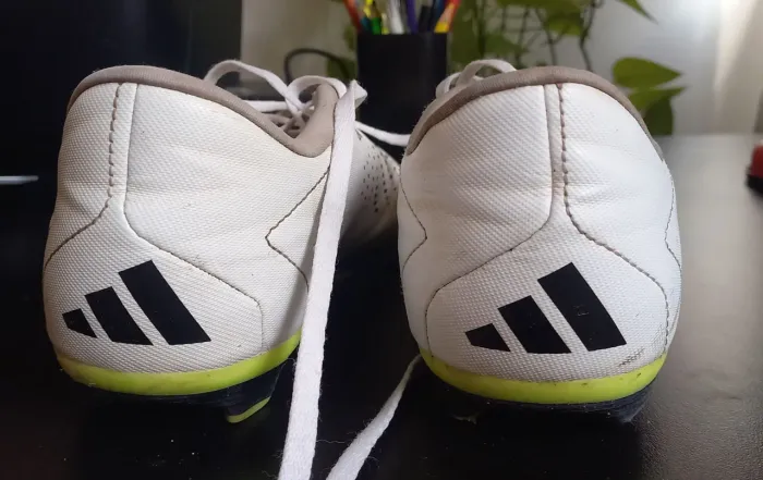 Chuteira Adidas