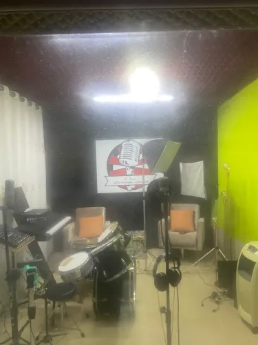 Vendo Studio de Audio completo com revestimentos