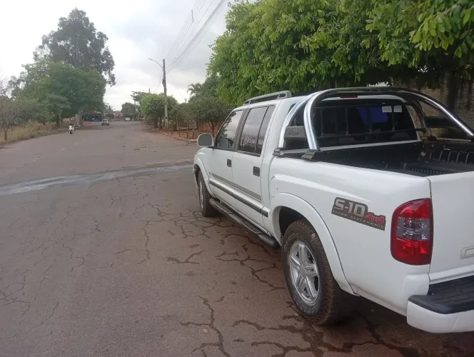 Chevrolet S10 Pick-up Exec. 2.8 4X4 CD TB Int.dies 2007