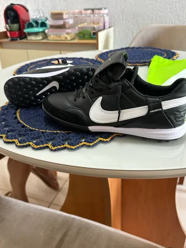 Vende-se chuteira Society Nike premier 3 original nunca usada  