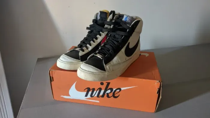 Tênis Nike Blazer Mid '77 EMB (41)