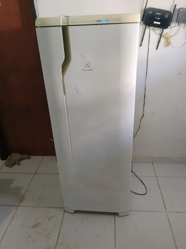 vende-se geladeira frost free