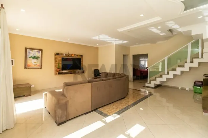 Sobrado de Alto Padrão à Venda em Pirituba 350m², 3 Suítes e 6 Vagas