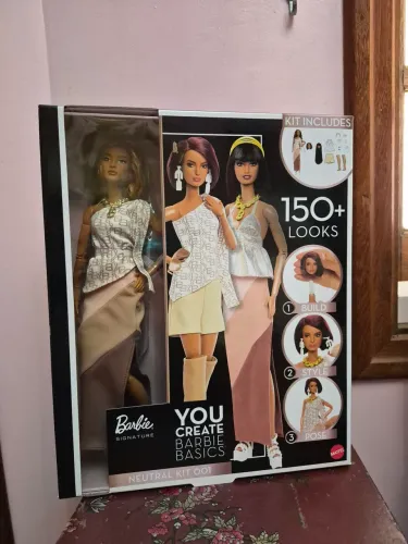 Boneca Barbie Basics Kit 001Neutrals (Latinas) LACRADO