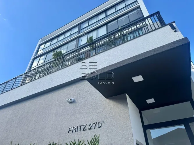 Apartamento com terraço e vista mar em Coqueiros