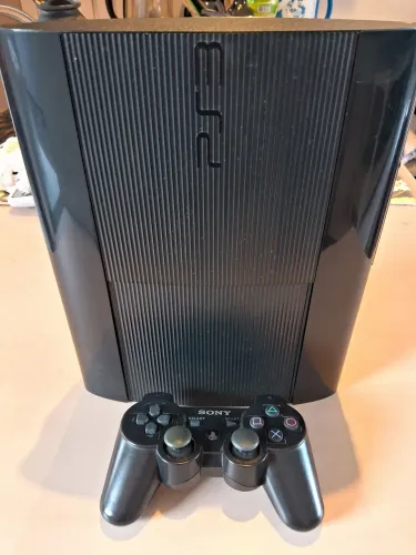 Vendo PS3 com controle original