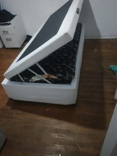 Cama solteiro com colchão Baú semi nova