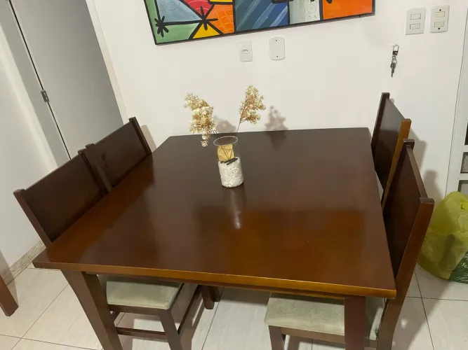 Mesa de 04 Cadeiras