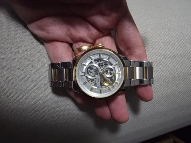 Relógio Bulova Sutton automático esqueleto - com caixa