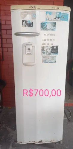 VENDO GELADEIRA EXCELENTE 