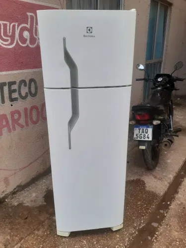 Geladeira gelo seco 550 reais entrego