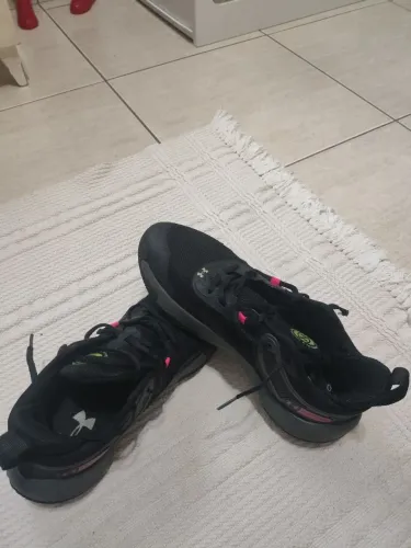 Tênis original, usado poucas vezes!