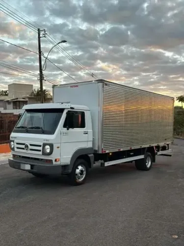 CAMINHÃO VOLKSWAGEN 8-150 DELIVERY 2010