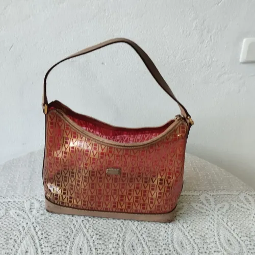 bolsa victor hugo feminina monograma vh verniz