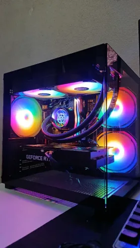 RTX 3050 de 8 GB semi-nova