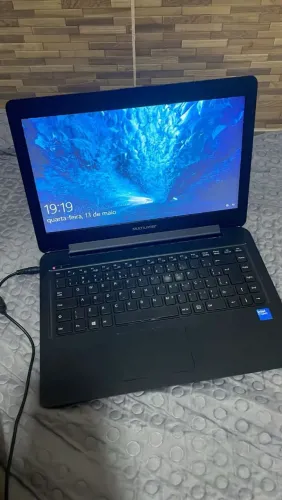 Vendo notebook multilaser com 6 meses de uso ,bateria 100%tudo ok,valor 750