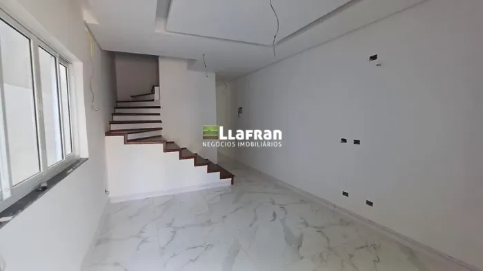 Casa de 3 dormitórios em Condomínio Fechado