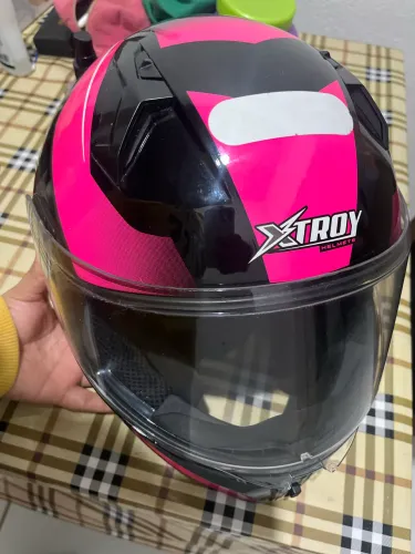 ? Capacete Astro Rosa e Preto - Conservado, Lindo e Pronto para Uso!
