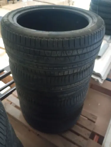 Jogo de pneus Pirelli 275/45 aro 21