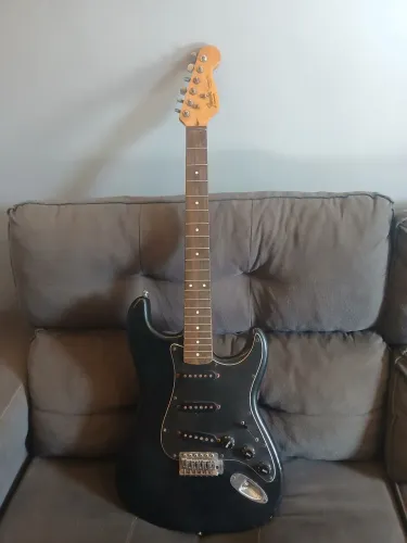 Guitarra stratocaster mexicana