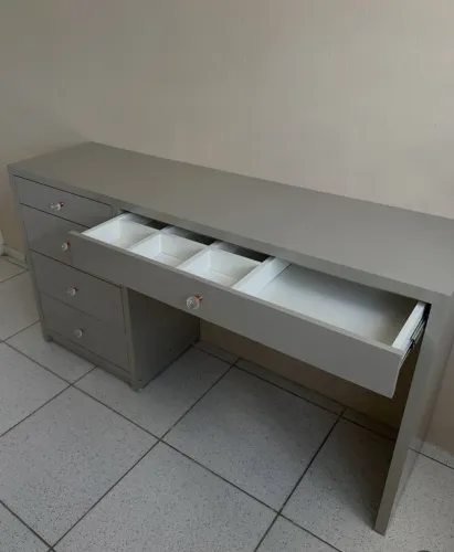 Escrivaninha Com Cinco Gavetas L 1.30 M