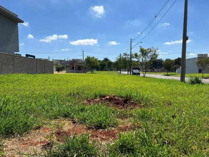 Terreno à venda em Piracicaba no bairro Campestre no Condominio Ágape, 311 m² por R$ 285.0
