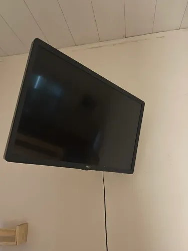 Smart TV de 32" LG AI ThinQ 32LM621C com tela LED HD - preto