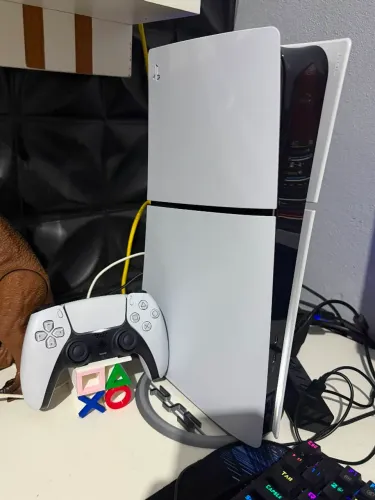 PS5 slin