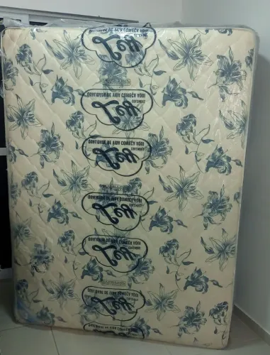 Grande oportunidade. Cama box casal acoplada.