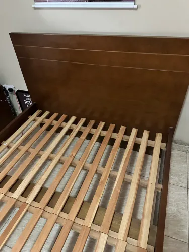 Cama de Casal de Madeira Maciça