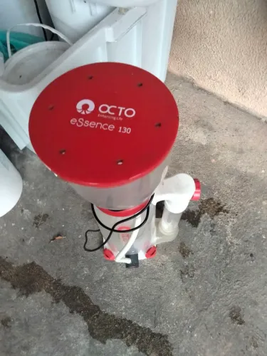Vendo Skimmer aquário até 750 litros faltando a bomba.