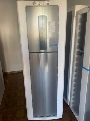 Geladeira Eletrolux inox 415 litros Nova