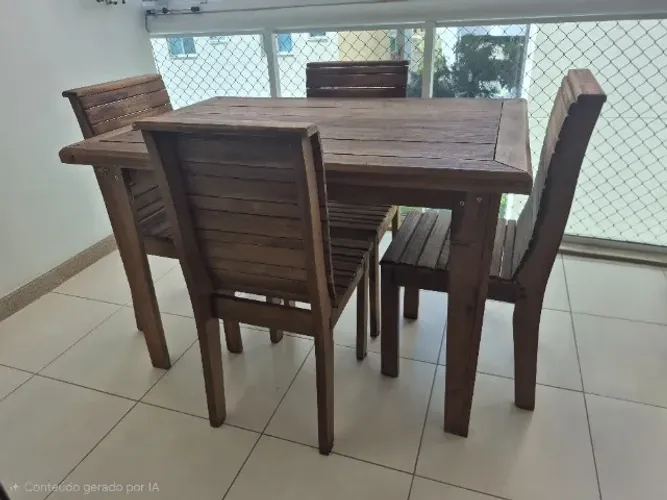 Mesa de madeira rústica