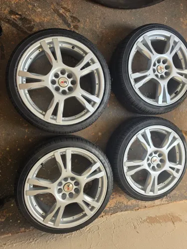 Vendo rodas aro 17 BRW com PNEUS 195 40 R17.
