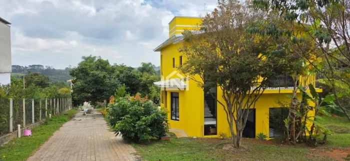 Casa à venda no condomínio Patrimônio do Carmo