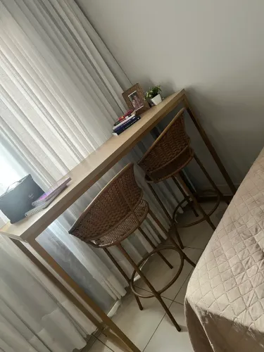 VENDO BANCADA E 4 BANQUETAS