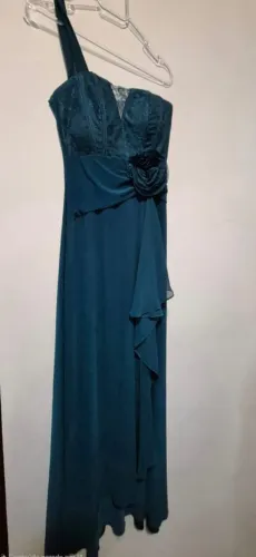 Vestido de festa verde oliva