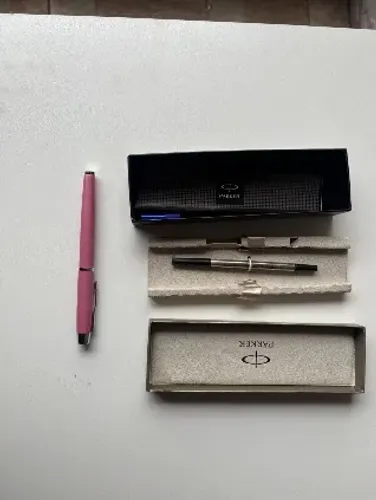 Caneta RollerBall Parker Rosa Preto