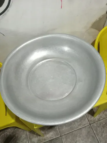 Vendo essa bacia de alumínio. 