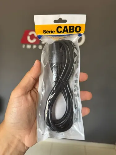 Cabo de energia PC padrão